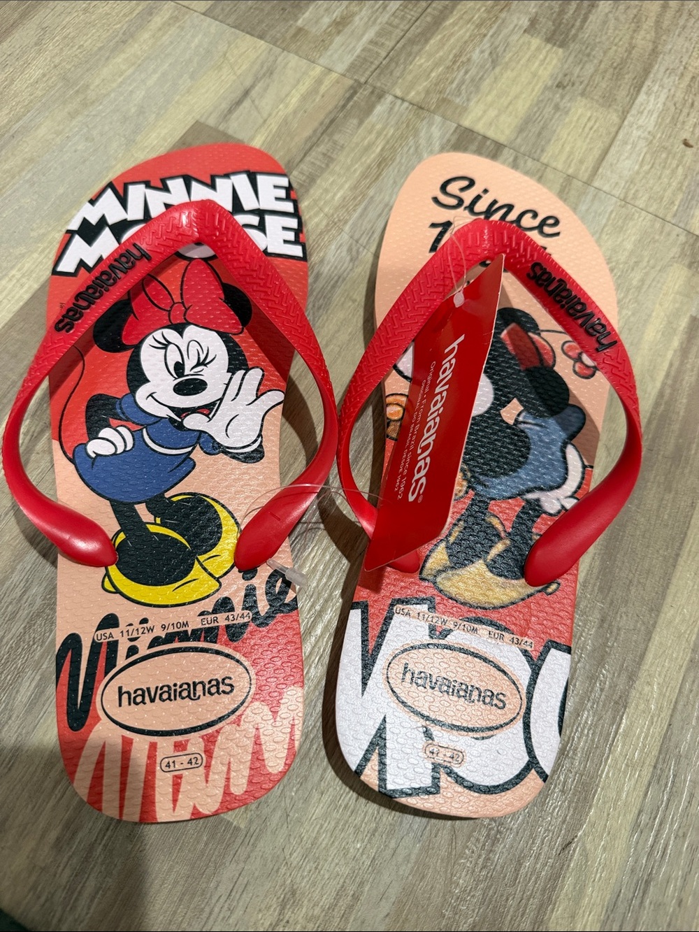Havaianas Minnie Mouse Red Flip Flops Size 11/12 women